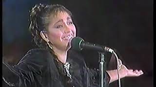 Ana Gabriel en el festival de la Oti 1985 cantando su primer exito Hay Amor