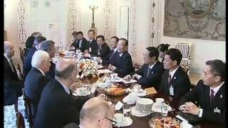 新闻30分2012-04-26 温家宝会见波兰总统 向华沙无名烈士献花圈