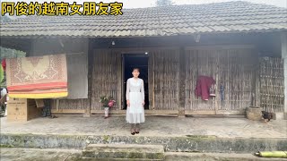 阿俊來越南農村女朋友家拜年，沒想到她還有妹妹那麼漂亮。