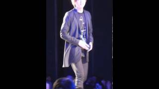 [fancam] 101214 SHINee onew catwalk @ 2010 Korea Best Dresser Awards