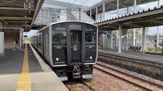 吉野ヶ里公園駅885系通過