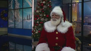 Santa Larry Is Back At Mall Of America