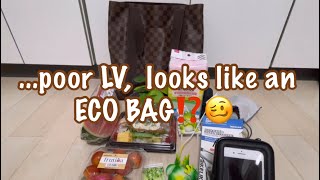 ...poor LV, looks like an ECO BAG ⁉️🥴