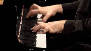 Lovro Pogorelich plays Schumann Etudes symphoniques 3/3