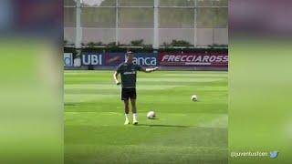 La magia di Ronaldo in allenamento: il tiro va a canestro con una facilità unica