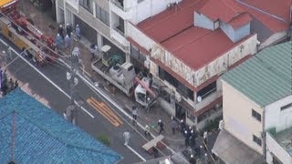 トラック突っ込み１０人けが 乳児ら重傷、静岡・熱海