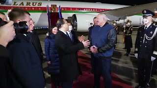 Лукашенко: Нет, это мы привезли вам погоду! | Президента Беларуси встречают в Пекине!