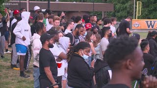 YouTube star attracts crowd of hundreds to West Hartford park