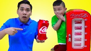 Lyndon Playing w/ Coca Cola Coke Vending Machine Toy for Kids