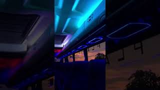 vibe senja di dalam bus