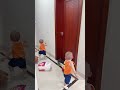 受不了双胞胎儿子了，谁爱要谁要把 funny cutebaby 萌娃 搞笑 twins