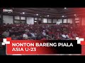 PJ Gubernur Bali Bersama Warga Nobar Piala Asia U-23 Di  Art Center