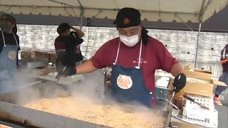 ホルモンうどん”最終決戦”　先に３００食売り切ったのは！？　津山市と兵庫・佐用町が味比べ【岡山】 (22/11/04 13:00)