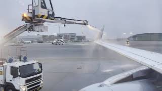 Wing de-icing on an Airbus A320