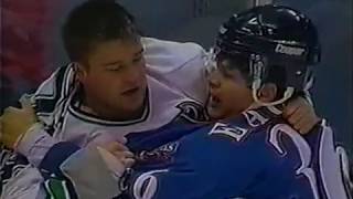 Mark Tinordi vs Scott Daniels \u0026 Kevin Kaminski vs Jocelyn Lemieux - Capitals vs Whalers Brawl 1995