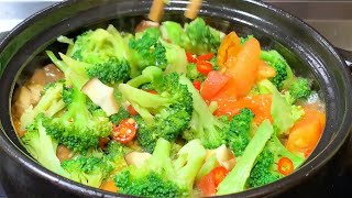 Don't always stir-fry broccoli. When it's cold, make a casserole broccoli. It's delicious and ta