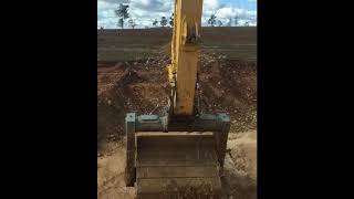 Screening bucket washing rock, which could be used in gold mining (2020)