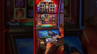 Есть ли слот, который приносит тебе особенное вдохновение? #casino #игра #slot #bigwin #стрим