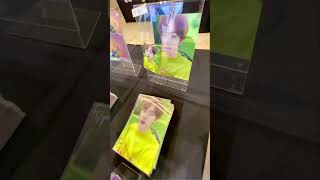 新光三越發現韓國男團BTS 防彈少年團x Seventeen免費快閃展覽😍