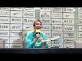 conferencia de prensa con joss orejel defensa del club américa femenil.