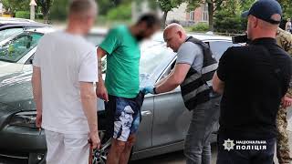 Вимагання грошей в утриманців Чернігівського СІЗО: поліцейські затримали «смотрящого» за містом