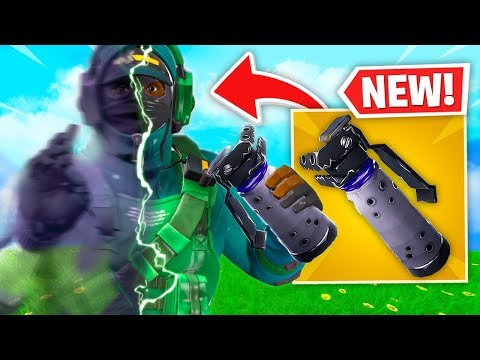 Scaring People With New Shadow Bombs In Fortnite - 