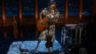 Theresa Andersson - Na Na Na on Craig Ferguson June 10th 2009.