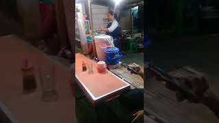 Penjual pecel lelenya cantik banget