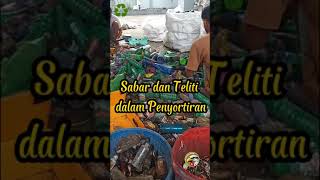 Proses penyortiran memang butuh sabar dan teliti #daurulangsampah #sampahplastik #sampahjadiuang