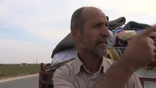 Kurds fleeing territory near the Turkish border