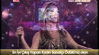 Kral Tv Müzik Ödülleri 2000 / En İyi Çıkış Yapan Kadın Sanatçı: Hande Yener