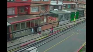 Vea lo que hacen estos cuatro jovencitos en Bogotá - Ojo de la noche