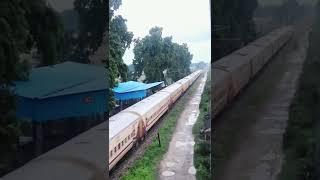 INDIAN RAILWAY|| Nautanwa Durg Express (18206)  #superfast #expresstrain #wap4 #Bhupiamaurailway