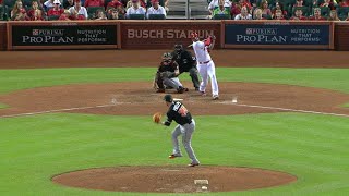 MIA@STL: Phelps snatches a hard line-drive comebacker