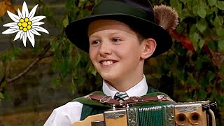 Twelve-year-old Styrian accordion prodigy swoos the audience with his legendary performance