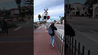 The worst railroad crossing malfunction I’ve ever seen. In Santa Barbara CA on Dec 8 2024