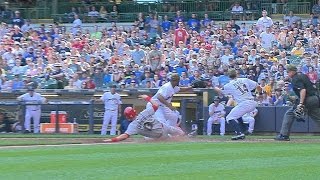 STL@MIL: Carpenter scores with heads-up baserunning
