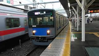 西武20000系20158編成所沢駅発車シーン