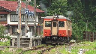 【大糸線】中土駅を出るキハ52