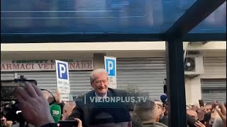 Masa “detyrim paraqitje”, Berisha shkon në SPAK, demokratët protestojnë para Prokurorisë së Posaçme