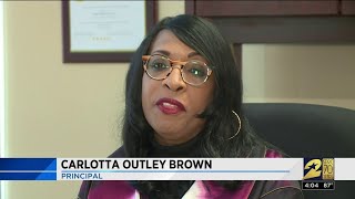 Principal defends dress code for parents
