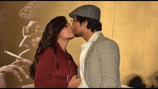 Richa Chadda And Randeep Hooda Kiss || Trailer Launch of Main Aur Charles  || Bollywood News 2015