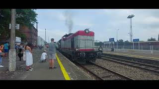 Odjazd Lokomotywy SM42 -768 Firmy Trainspeed z wagonami Retro ze stacji PKP Nysa