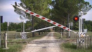 Spoorwegovergang Brisighella (I) // Railroad crossing // Passaggio a livello