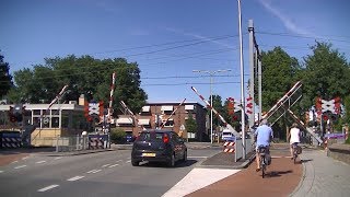 Spoorwegovergang Almelo de Riet // Dutch railroad crossing