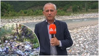 Lumi Shkumbin nje landfill mbetjesh, prej vitesh askush nuk ka vene dore per pastrimin e tij