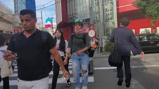 Osaka Metoro 梅田駅 (中南改札)～【駅構内→駅周辺/散策動画】～東西＆南北Concourse～HEP FIVE前～阪急 大阪梅田駅 (3階 改札口)までの映像です。