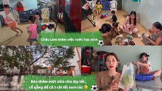 [53]Châu làm thêm việc rước học sinh.Bán thêm mứt dừa cho dịp tết,cố gắng để có 1 cái tết sung túc😊