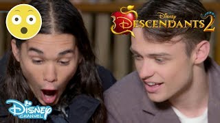 Descendants 2 | Spider Challenge ft. Thomas Doherty & Booboo Stewart 🕷 | Disney