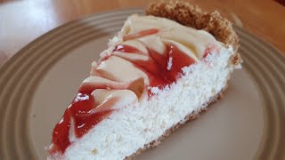 Easy No Bake Strawberry Swirl Cheesecake